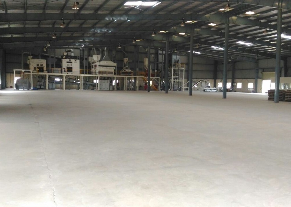 Processing hall and warehouse floor